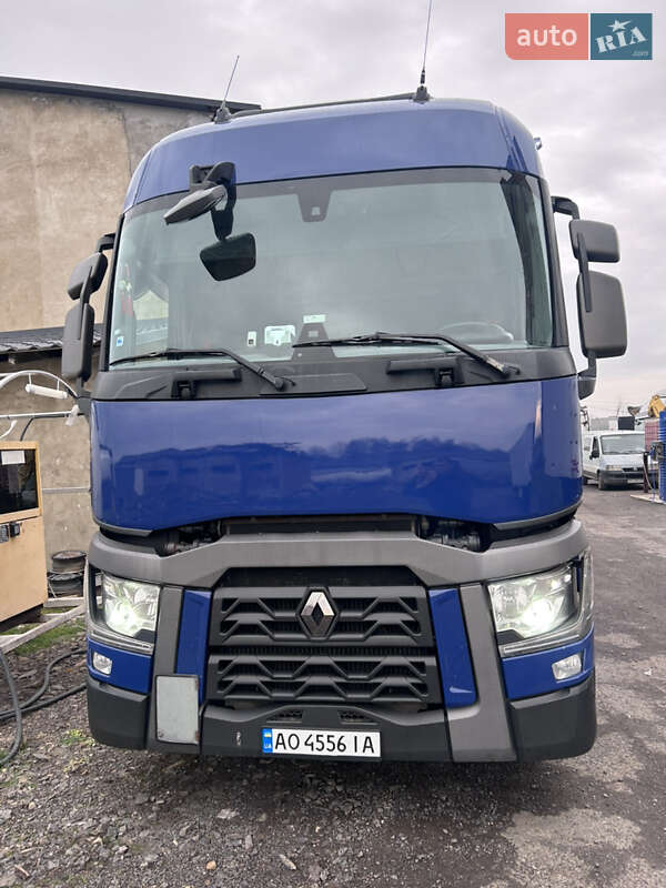 Тягач Renault Range T/T-Series  2015 в Иршаве