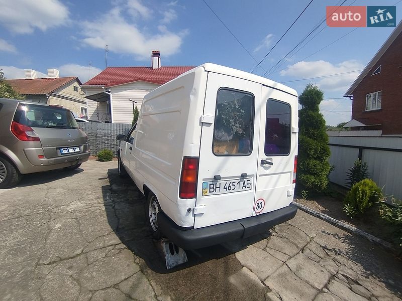 Грузовой фургон Renault Rapid 1992 в Ровно