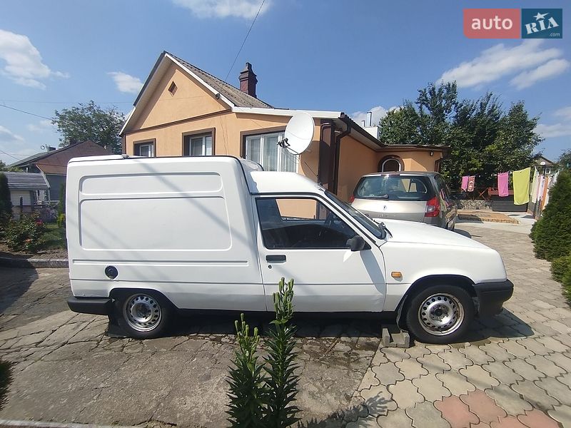 Грузовой фургон Renault Rapid 1992 в Ровно