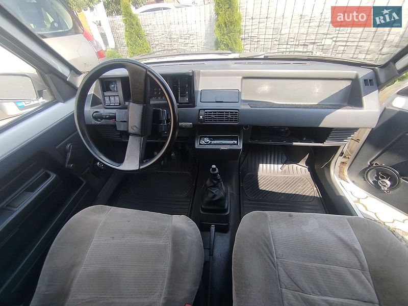 Грузовой фургон Renault Rapid 1992 в Ровно