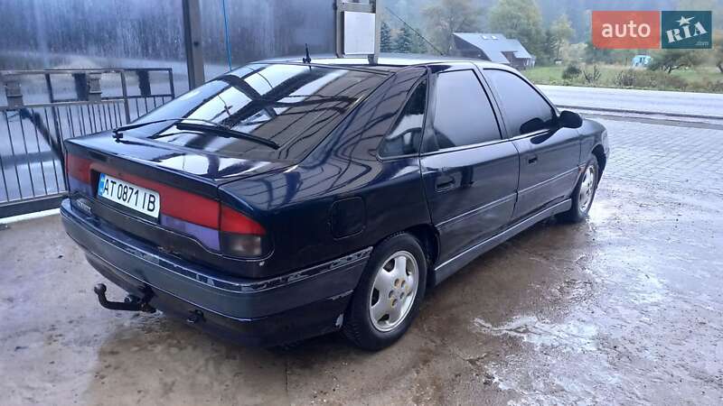 Ліфтбек Renault Safrane 1995 в Яремчі