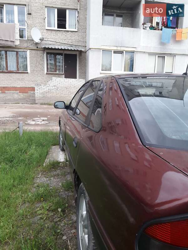 Лифтбек Renault Safrane 1997 в Львове