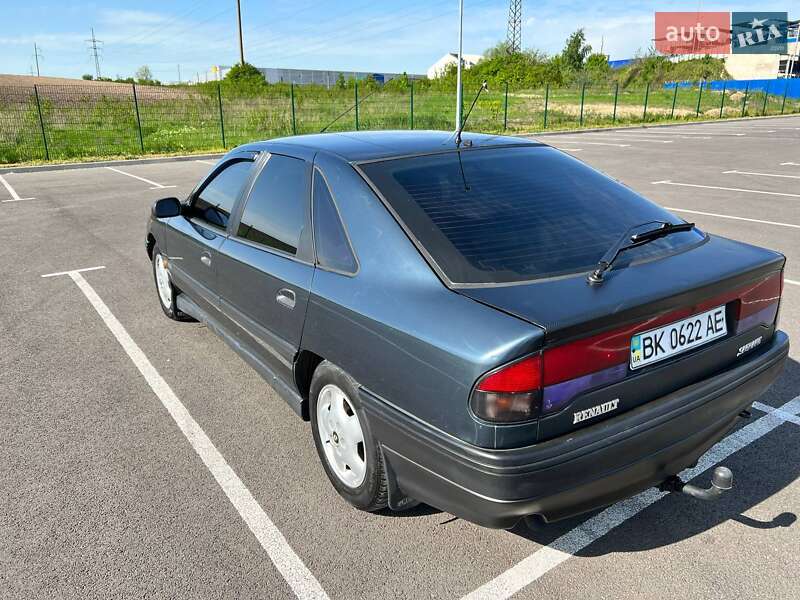 Лифтбек Renault Safrane 1993 в Ровно