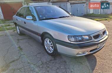 Лифтбек Renault Safrane 1998 в Чернигове