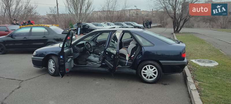Ліфтбек Renault Safrane 1997 в Кривому Розі