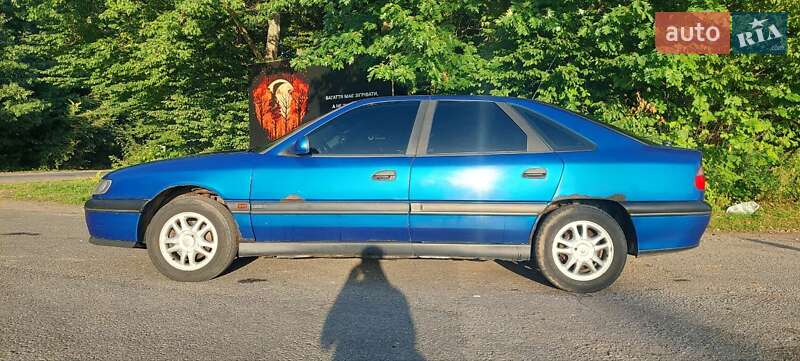 Ліфтбек Renault Safrane 1998 в Луці-Мелешківській