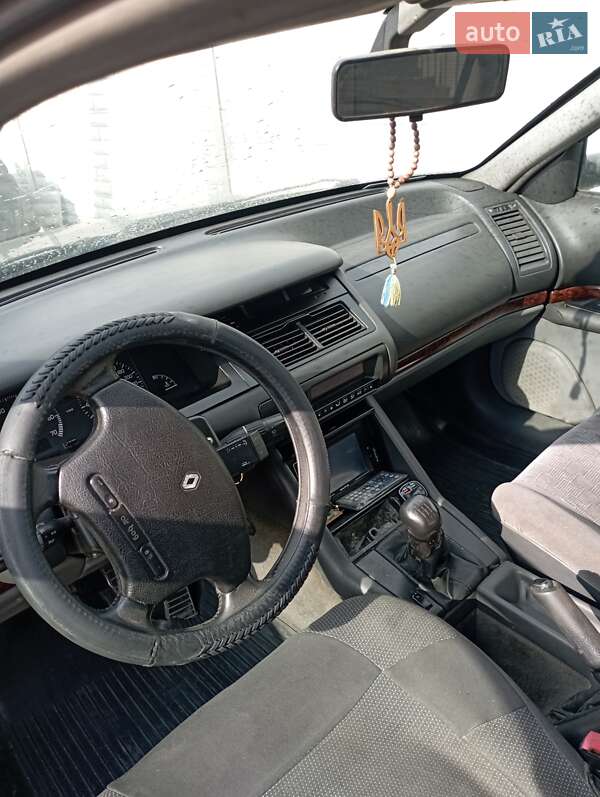 Ліфтбек Renault Safrane 1996 в Миколаєві