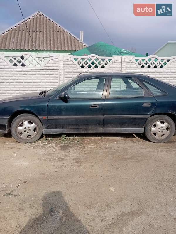 Ліфтбек Renault Safrane 1996 в Миколаєві