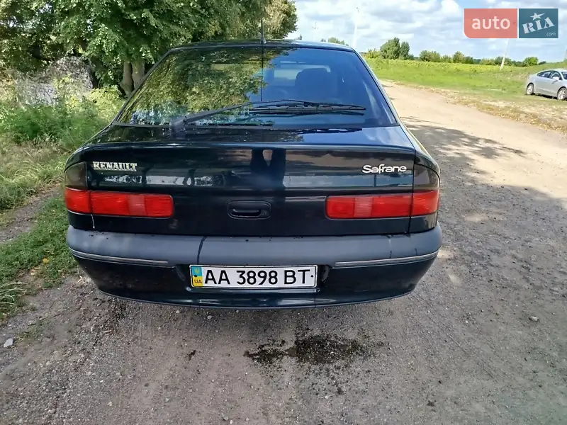 Renault Safrane 1998