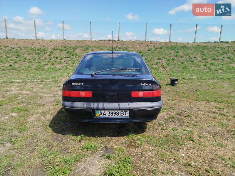 Лифтбек Renault Safrane 1998 в Прилуках