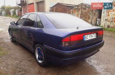 Лифтбек Renault Safrane 1993 в Черновцах