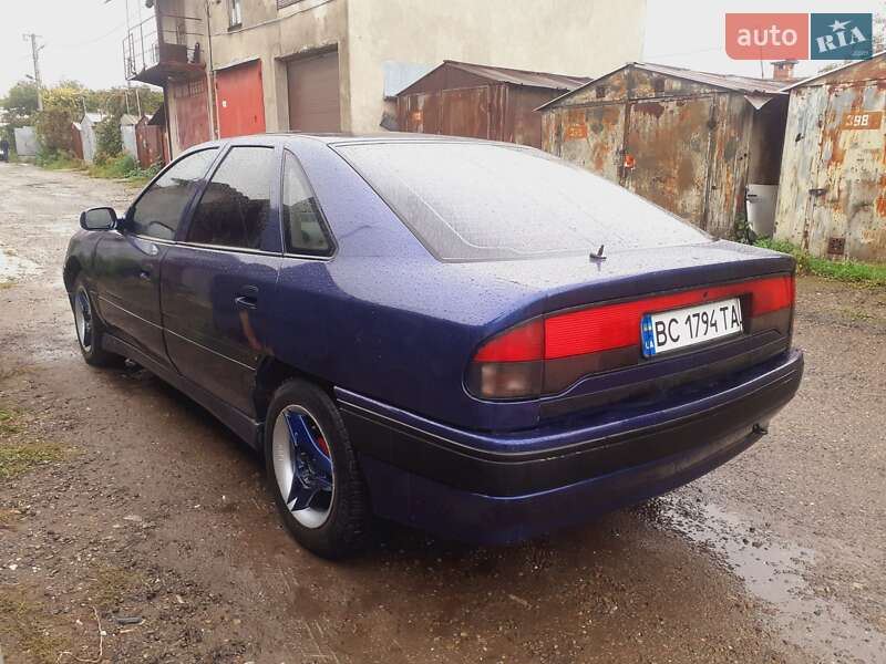 Renault Safrane 1993