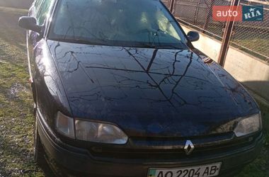 Лифтбек Renault Safrane 1993 в Иршаве