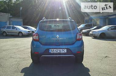 Внедорожник / Кроссовер Renault Sandero StepWay 2015 в Киеве