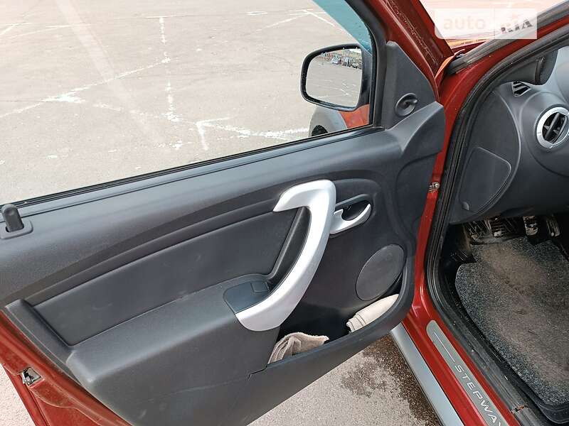 Позашляховик / Кросовер Renault Sandero StepWay 2011 в Харкові