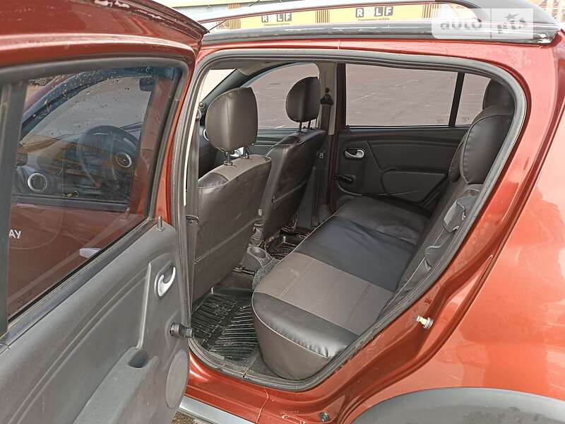 Позашляховик / Кросовер Renault Sandero StepWay 2011 в Харкові