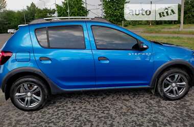 Хэтчбек Renault Sandero StepWay 2015 в Запорожье