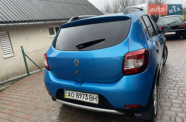 Внедорожник / Кроссовер Renault Sandero StepWay 2014 в Тячеве