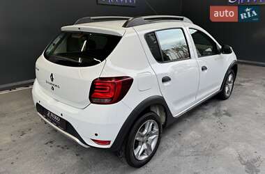 Хетчбек Renault Sandero StepWay 2019 в 