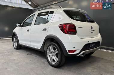 Хетчбек Renault Sandero StepWay 2019 в 