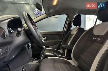 Хетчбек Renault Sandero StepWay 2019 в 