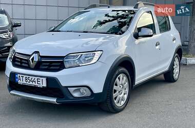 Хэтчбек Renault Sandero StepWay 2017 в Киеве