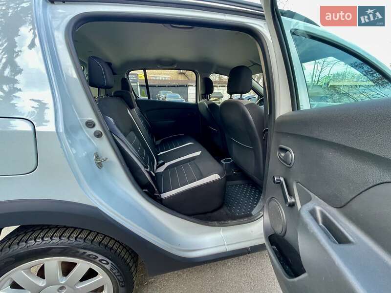 Хэтчбек Renault Sandero StepWay 2017 в Киеве