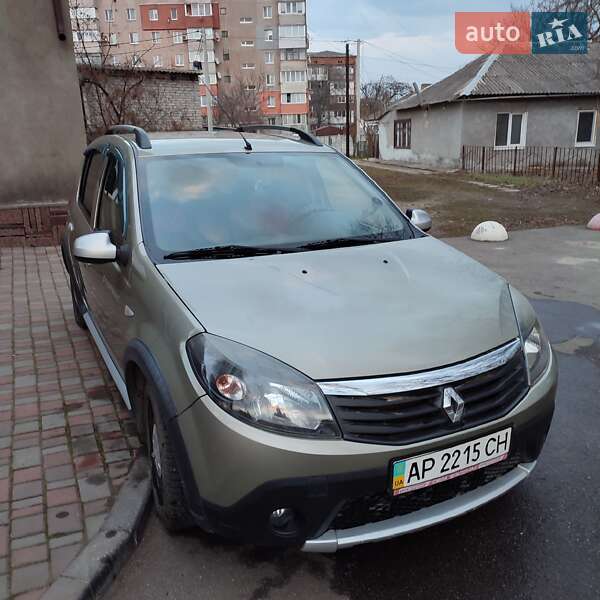 Renault Sandero StepWay 2011