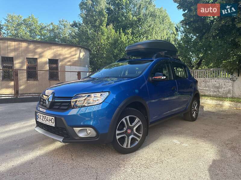 Хэтчбек Renault Sandero StepWay 2019 в 