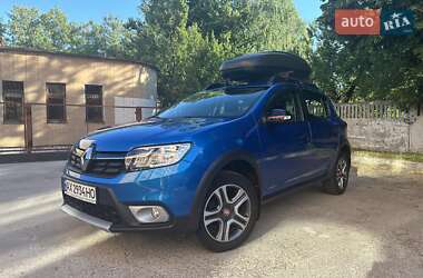Хэтчбек Renault Sandero StepWay 2019 в 
