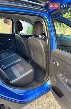 Хэтчбек Renault Sandero StepWay 2019 в 