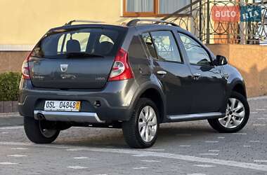 Внедорожник / Кроссовер Renault Sandero StepWay 2010 в 