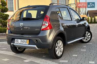 Внедорожник / Кроссовер Renault Sandero StepWay 2010 в 