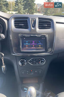 Хэтчбек Renault Sandero StepWay 2018 в 