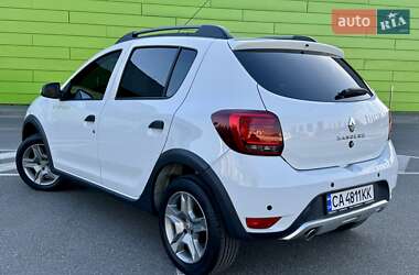 Хэтчбек Renault Sandero StepWay 2021 в 