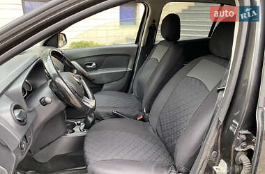 Хетчбек Renault Sandero StepWay 2019 в 