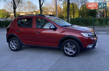 Хэтчбек Renault Sandero StepWay 2018 в Львове