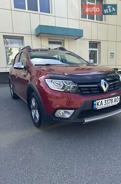 Хэтчбек Renault Sandero StepWay 2020 в 