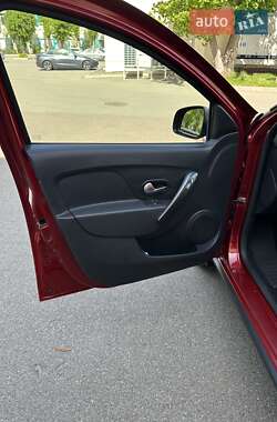 Хэтчбек Renault Sandero StepWay 2020 в 