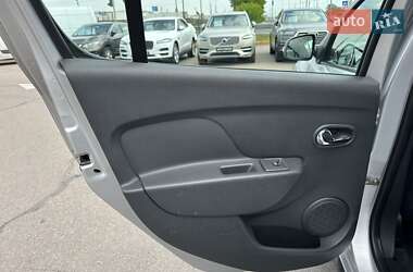 Внедорожник / Кроссовер Renault Sandero StepWay 2015 в 