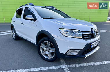 Хетчбек Renault Sandero StepWay 2021 в 