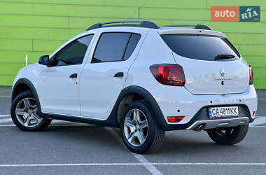 Хетчбек Renault Sandero StepWay 2021 в 