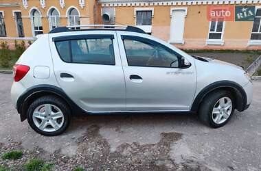 Позашляховик / Кросовер Renault Sandero StepWay 2013 в 