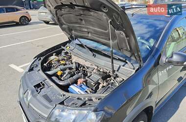 Позашляховик / Кросовер Renault Sandero StepWay 2013 в 