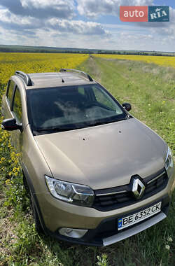 Хэтчбек Renault Sandero StepWay 2019 в 
