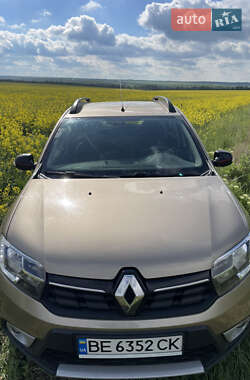 Хэтчбек Renault Sandero StepWay 2019 в 