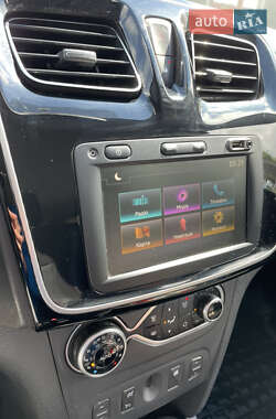 Хэтчбек Renault Sandero StepWay 2019 в 