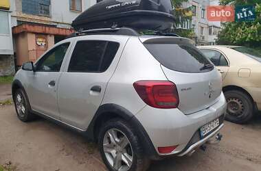 Хэтчбек Renault Sandero StepWay 2018 в 