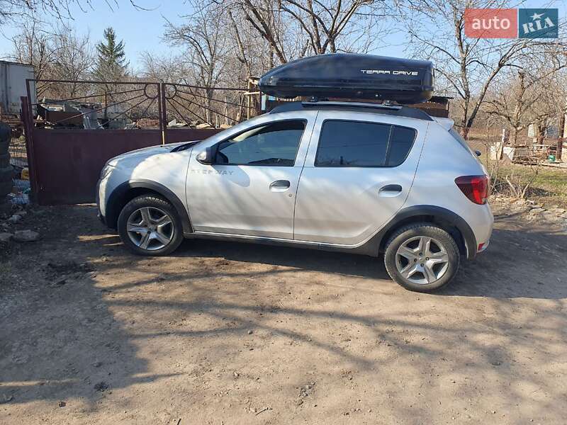 Хэтчбек Renault Sandero StepWay 2018 в Киеве