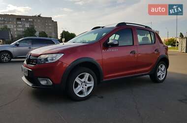 Хэтчбек Renault Sandero StepWay 2017 в 
